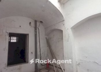 Stanza non arredata - Negozio via Cesare Battisti, 12, Carmiano - foto 25