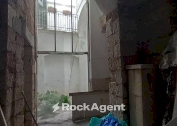 Cantina - Negozio via Cesare Battisti, 12, Carmiano - foto 28