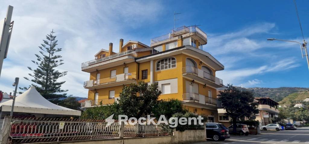 Zona - Ufficio via Mazzini, 73, Montepaone - foto 2