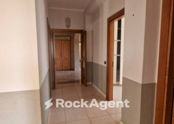 Corridoio - Office via Mazzini, 73, Montepaone - photo 18