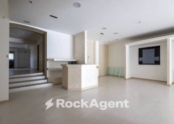 Interno non residenziale - Negozio via Risorgimento, 114, Borgia - foto 3