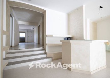 Interno palazzo - Negozio via Risorgimento, 114, Borgia - foto 4