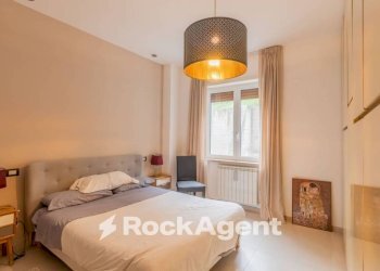 Camera da letto - Bilocale via Francesco Petrarca, 141, Napoli (zona Posillipo) - foto 16