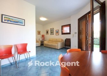 Salone - Villa via di Torre Testa, Brindisi - photo 6