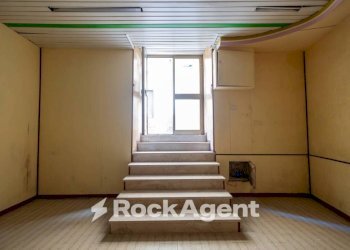 Interno palazzo - Negozio via XX Settembre, 38, Catanzaro - foto 9