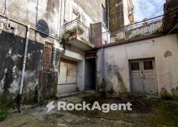 Cortile interno - Negozio via XX Settembre, 38, Catanzaro - foto 23