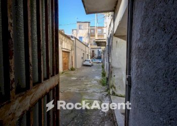 Cortile interno - Negozio via XX Settembre, 38, Catanzaro - foto 25