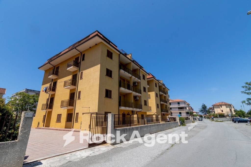 Facciata - Bilocale via Cavour, Nocera Terinese - foto 3