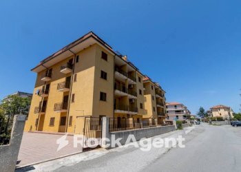 Facciata - Bilocale via Cavour, Nocera Terinese - foto 3