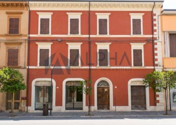 Facciata - Trilocale corso Giulio Perticari, Savignano sul Rubicone - foto 1