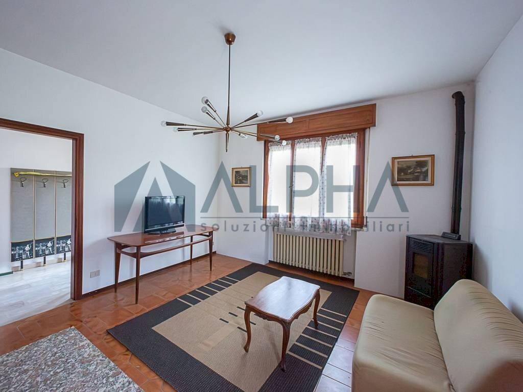 Salone - Villa via Cavo, Borgocarbonara - foto 2