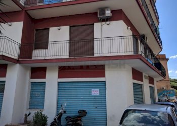 IMG_20180724_110622.jpg - Magazzino Via Minissale 3, Messina - foto 1