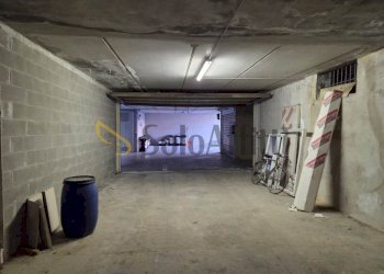 2.jpeg - Magazzino Via della Fornace 3, Chieri - foto 1