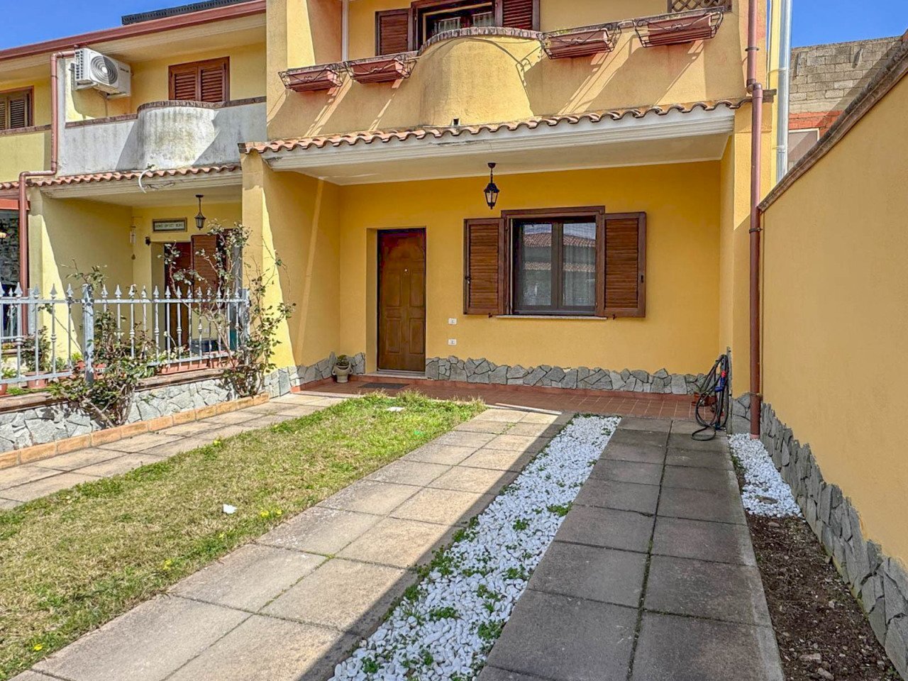 1.jpg - Villa a Schiera Uta - foto 1
