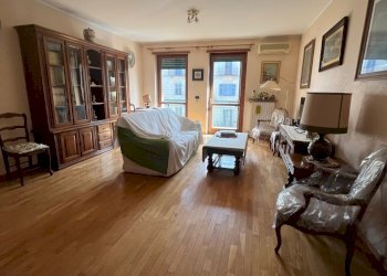 IMG_8284.jpg - Quadrilocale Corso Casale 311, Torino (zona Sassi) - foto 1