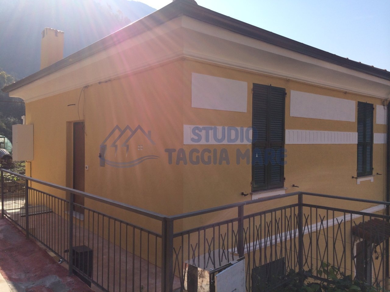 Entrata I piano.JPG - Casa indipendente via Privata Nostra Signora della Neve, Badalucco - foto 1