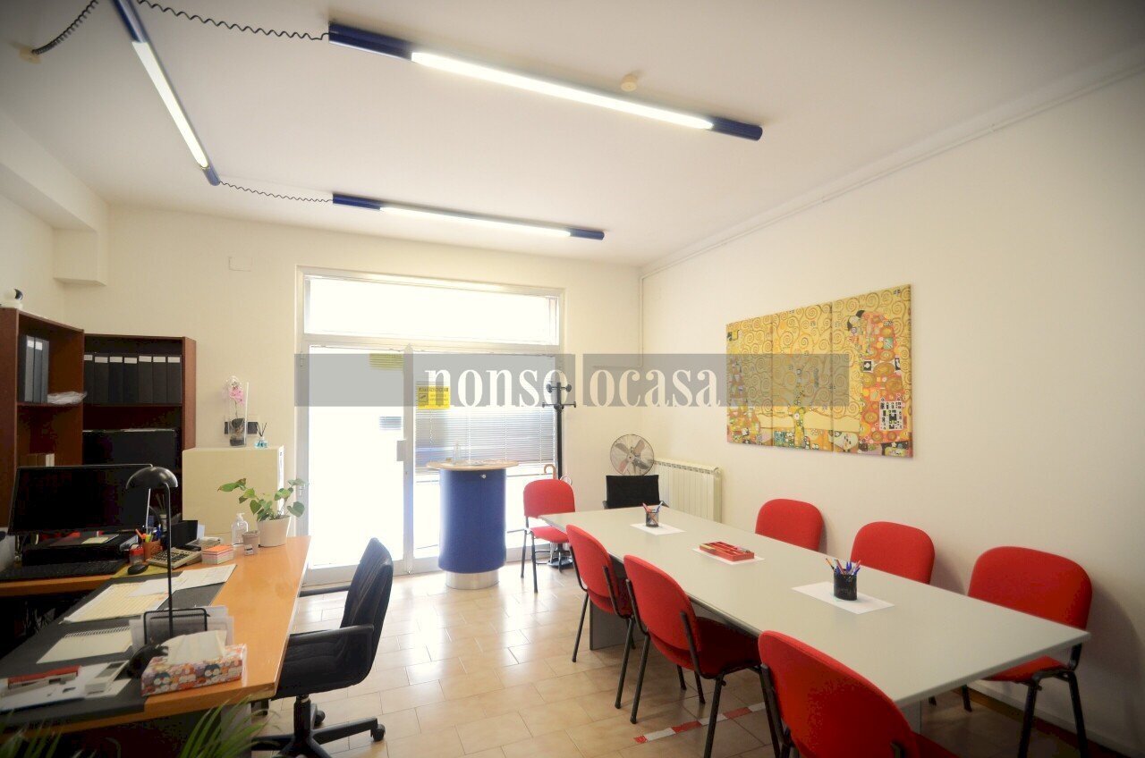 LOCALE COMMERCIALE - Commercial Premises Via San Bartolomeo 999, Perugia - photo 1
