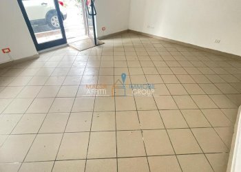 WhatsApp Image 2023-06-13 at 19.43.17.jpeg - Locale Commerciale Via Benedetto Croce 24, Massa - foto 4