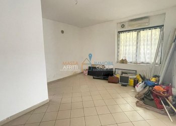 WhatsApp Image 2023-06-13 at 19.43.20.jpeg - Locale Commerciale Via Benedetto Croce 24, Massa - foto 9