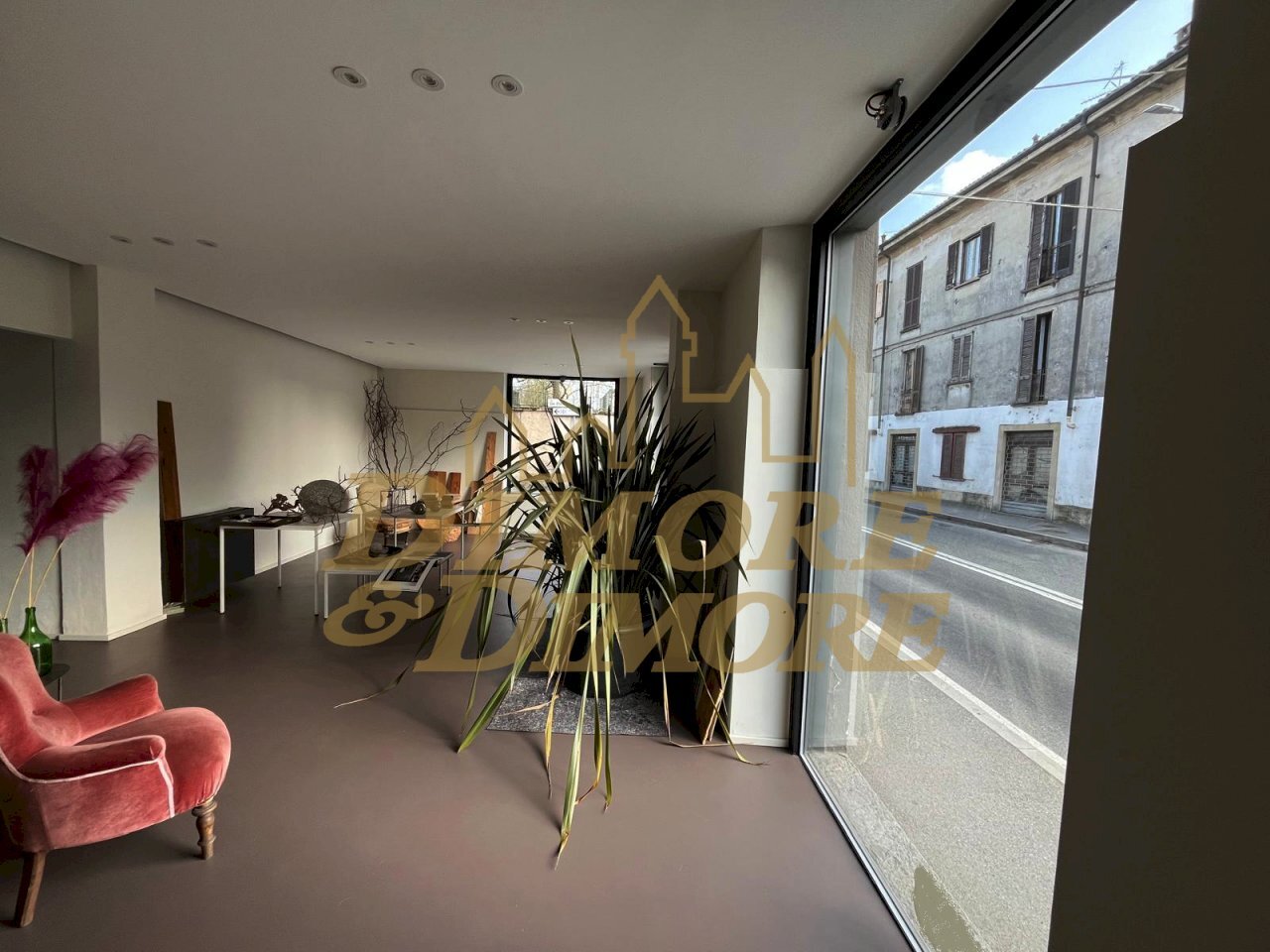 PHOTO-2026-03-30-15-30-56 4.jpg - Locale Commerciale Sesto Calende - foto 3