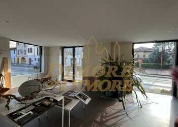 PHOTO-2026-03-30-15-30-56 18.jpg - Locale Commerciale Sesto Calende - foto 8