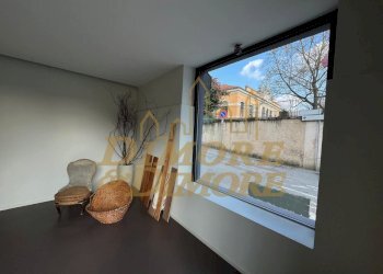 PHOTO-2026-03-30-15-30-56 3.jpg - Locale Commerciale Sesto Calende - foto 9