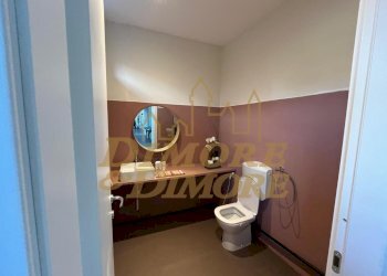 PHOTO-2026-03-30-15-30-55 5.jpg - Locale Commerciale Sesto Calende - foto 19