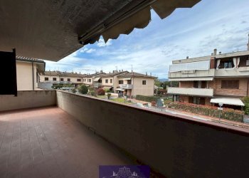 WhatsApp Image 2026-03-27 at 12.02.49 (5).jpeg - Appartamento Via Tifariti, Lastra a Signa - foto 8