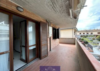 WhatsApp Image 2026-03-27 at 12.02.49 (6).jpeg - Appartamento Via Tifariti, Lastra a Signa - foto 9