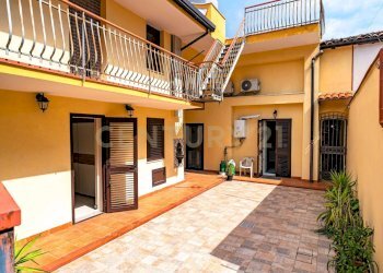 1.jpg - Independent house Via Stella 15, Catania - photo 1