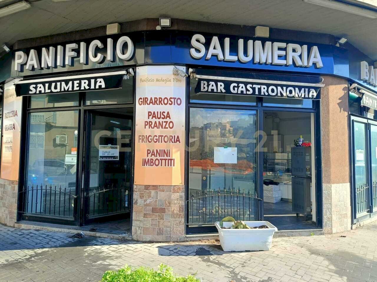 1.jpg - Locale Commerciale Viale delle Medaglie D'Oro 88, Catania - foto 1