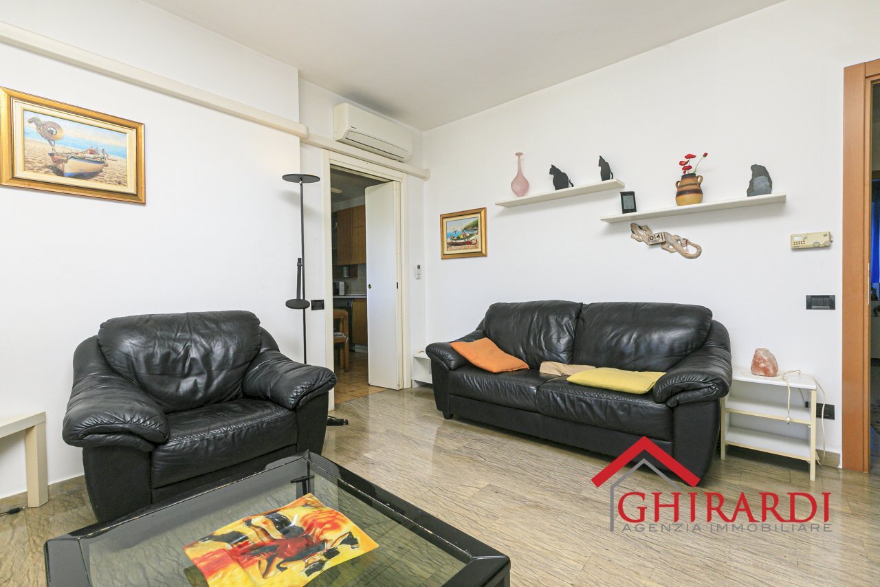 2.1 SALA.jpg - Appartamento VIA CESARE PAVESE 4B, Genova (zona Prà) - foto 3