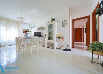 soggiorno - Appartamento Via Giovanni Borraccino 8, Taranto - foto 1