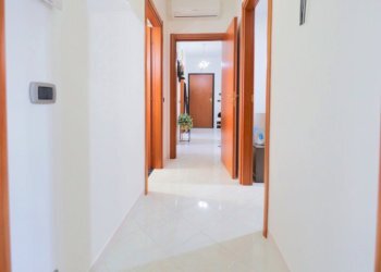 corridoio - Appartamento Via Giovanni Borraccino 8, Taranto - foto 13