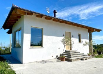 003.jpg - Villa Località Coste Baraccone 5, Serravalle Langhe - foto 4