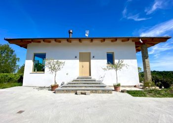 004.jpg - Villa Località Coste Baraccone 5, Serravalle Langhe - foto 5