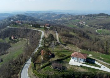 01.JPG - Villa Località Coste Baraccone 5, Serravalle Langhe - foto 20