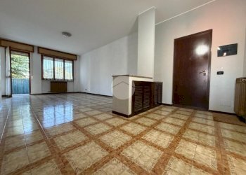 Three-room apartment Via Guido Rossa, Bussero - photo 3