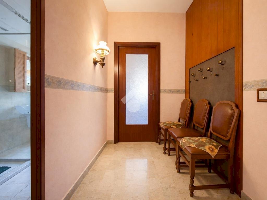 Three-room apartment Viale risorgimento, Bra - photo 3