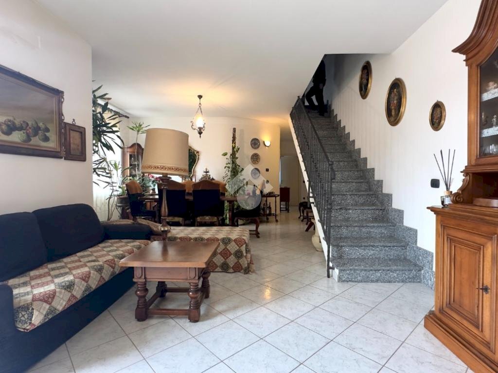 Appartamento Via Maresciallo Capo Giovanni Lupano, Novi Ligure - foto 1