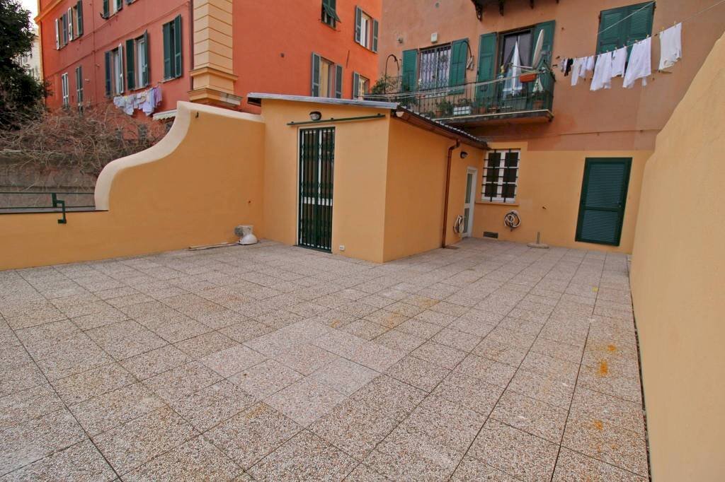 Shop Genova (neighborhood Castelletto) - photo 2