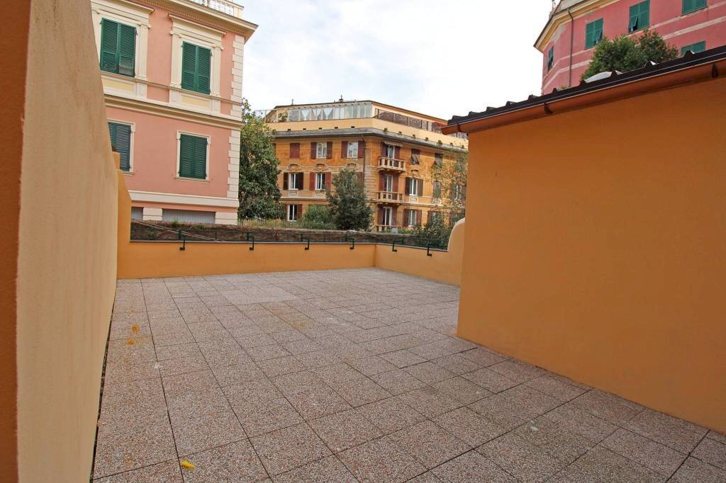 Shop Genova (neighborhood Castelletto) - photo 3