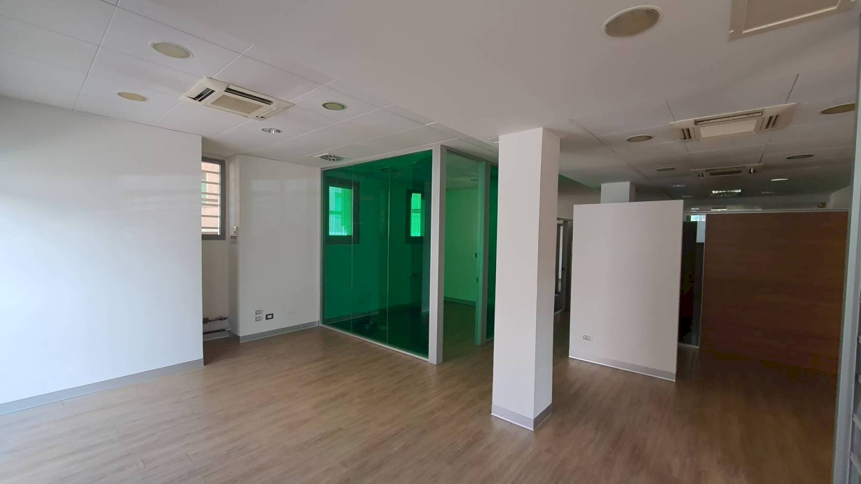 Shop Via Giovanni Bertini, 1C, Bologna (neighborhood San Donato) - photo 1