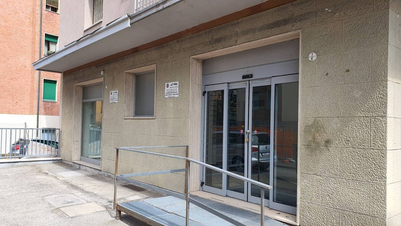 Shop Via Giovanni Bertini, 1C, Bologna (neighborhood San Donato) - photo 2