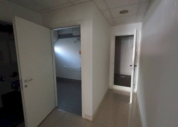 Negozio Via Giovanni Bertini, 1C, Bologna (zona San Donato) - foto 19