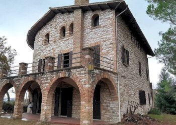 Villa Località Pantana, Pergola - foto 1