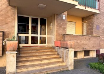 Three-room apartment Torino (neighborhood Mirafiori Sud) - photo 2