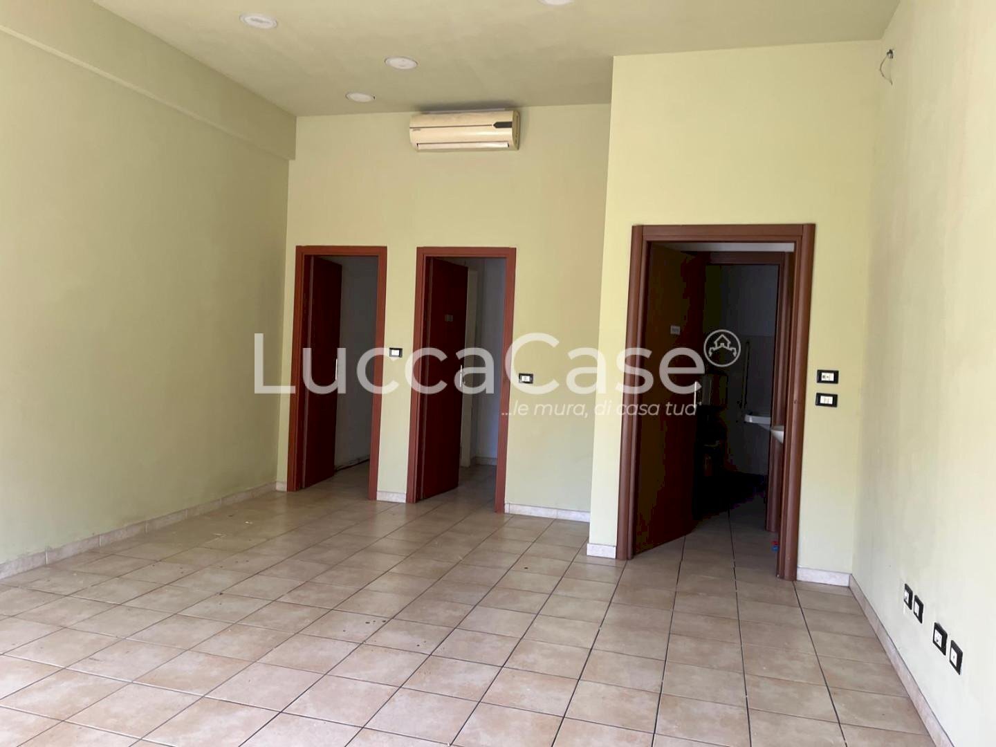 Locale Commerciale Lucca (zona San Marco) - foto 3