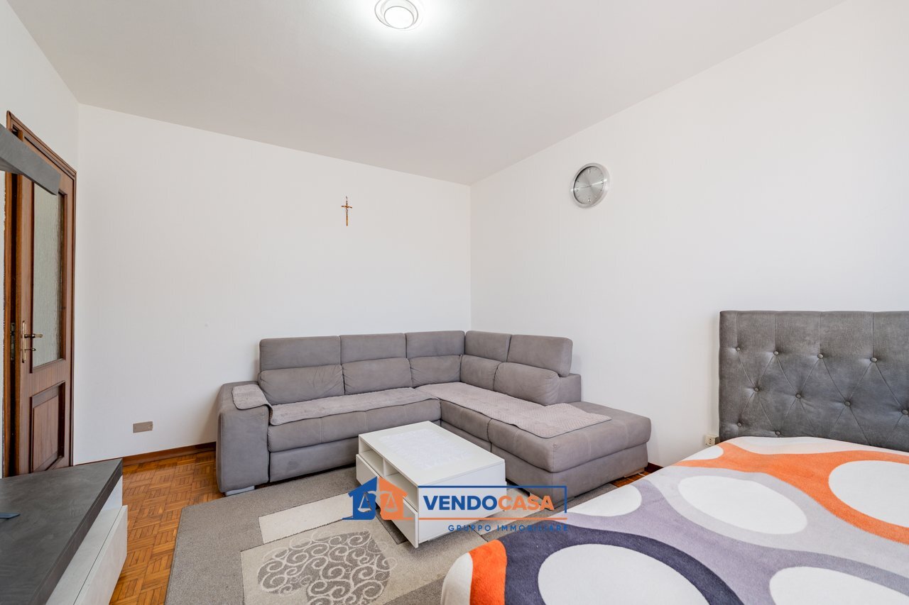 Three-room apartment Centallo - photo 2