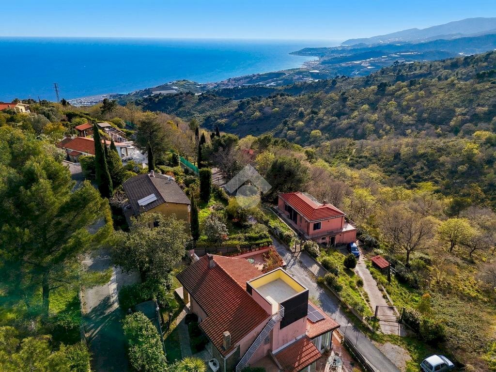 Portion of a house Strada S. Antonio, Cipressa - photo 3